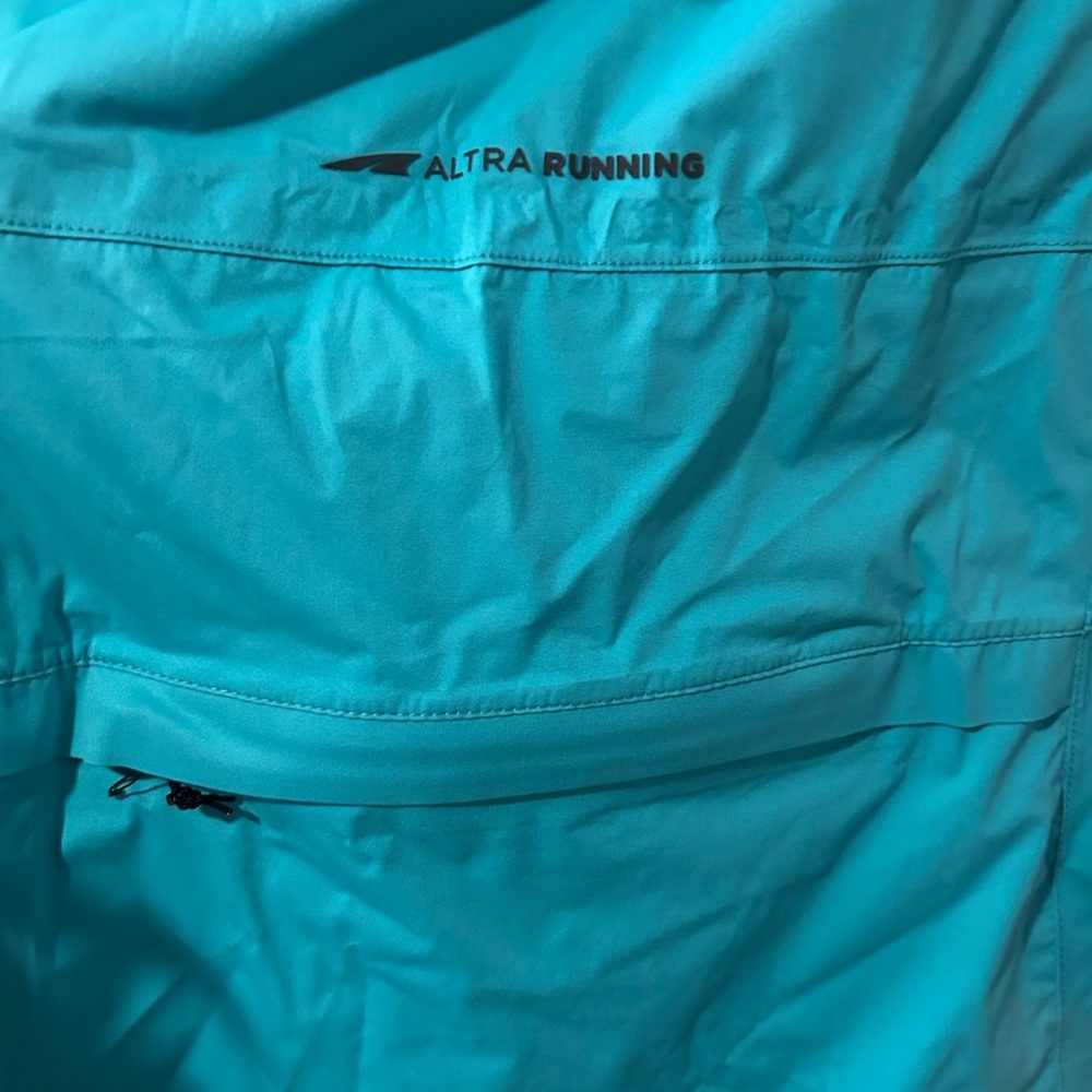 Altra packable waterproof running vestt - Picture 4 of 5